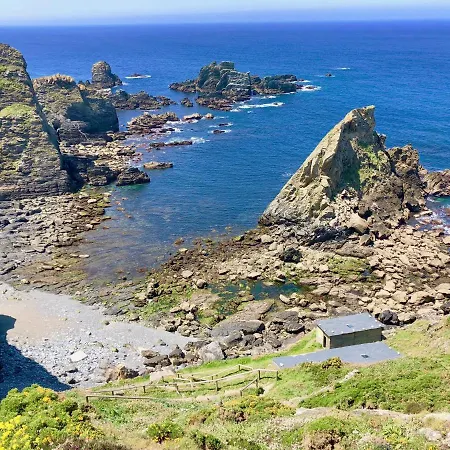 The Cliffs - Le Petit Leixa